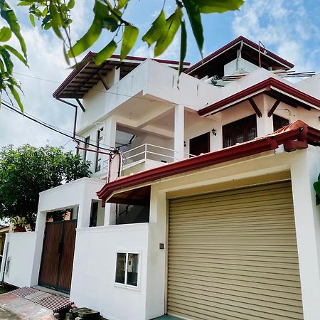 Sand & Surf Guest House Negombo Ngoại thất bức ảnh