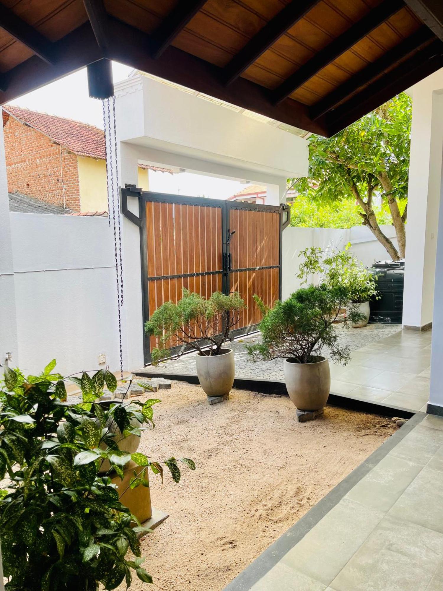 Sand & Surf Guest House Negombo Ngoại thất bức ảnh
