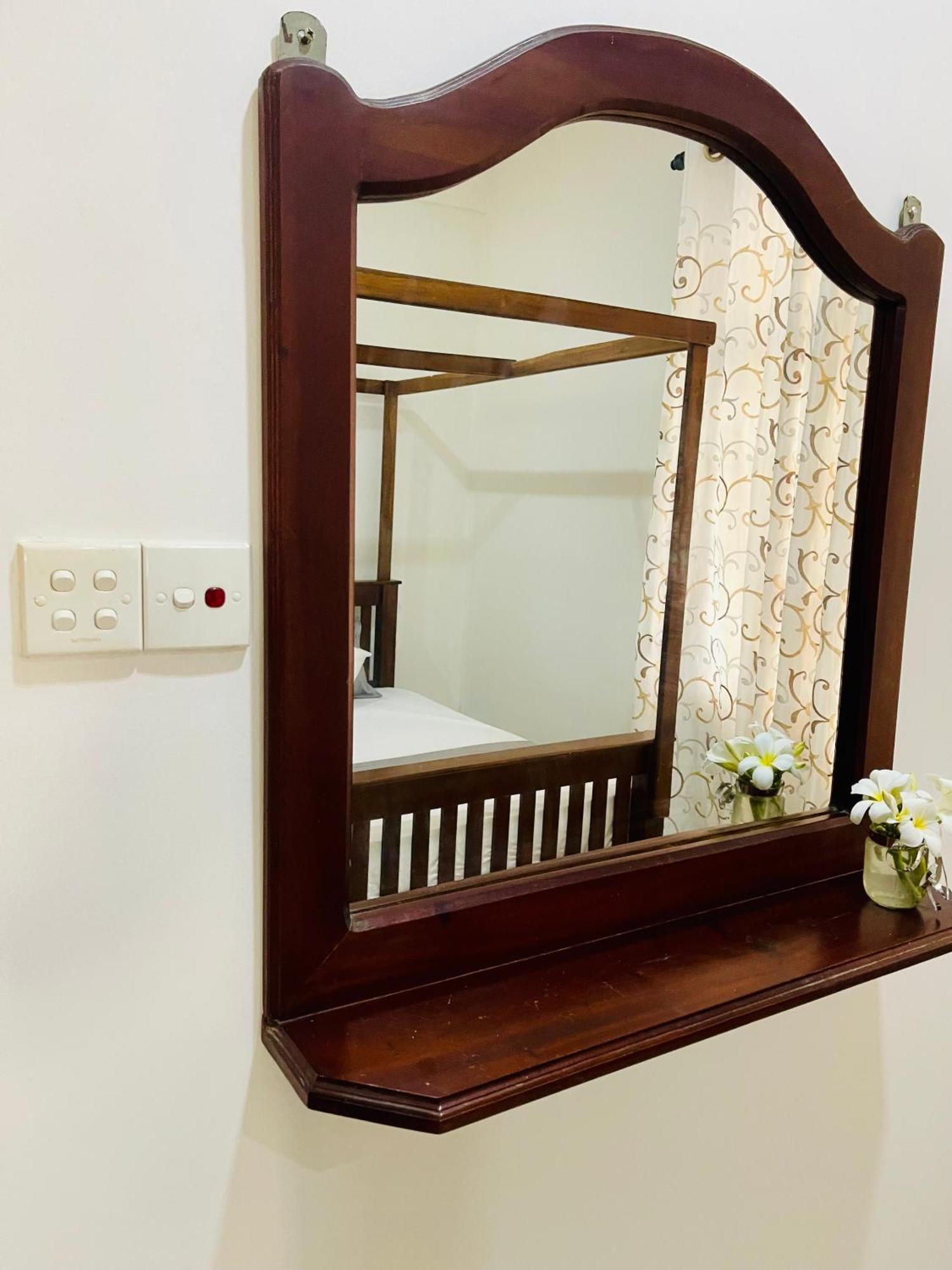 Sand & Surf Guest House Negombo Ngoại thất bức ảnh