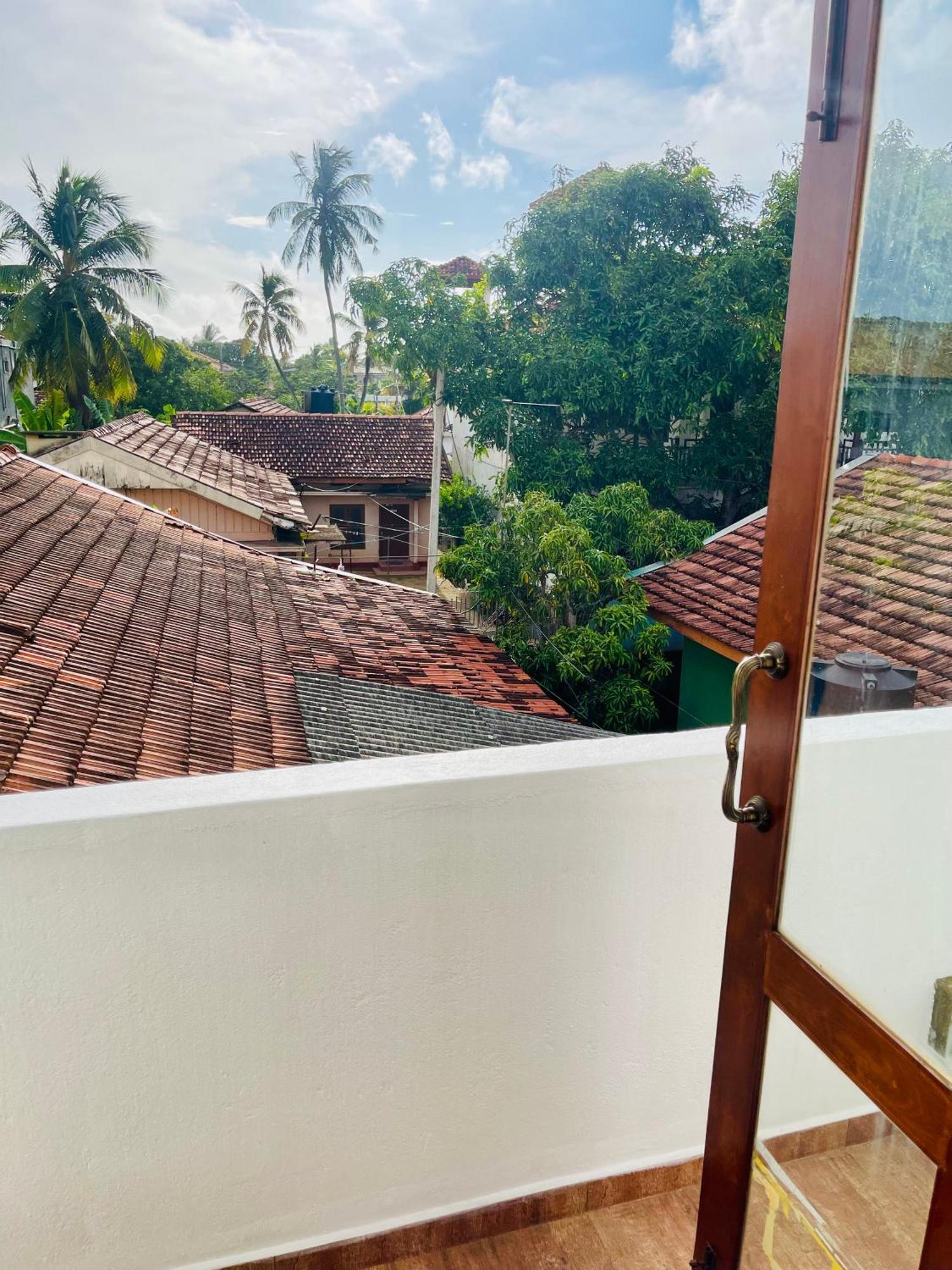 Sand & Surf Guest House Negombo Ngoại thất bức ảnh