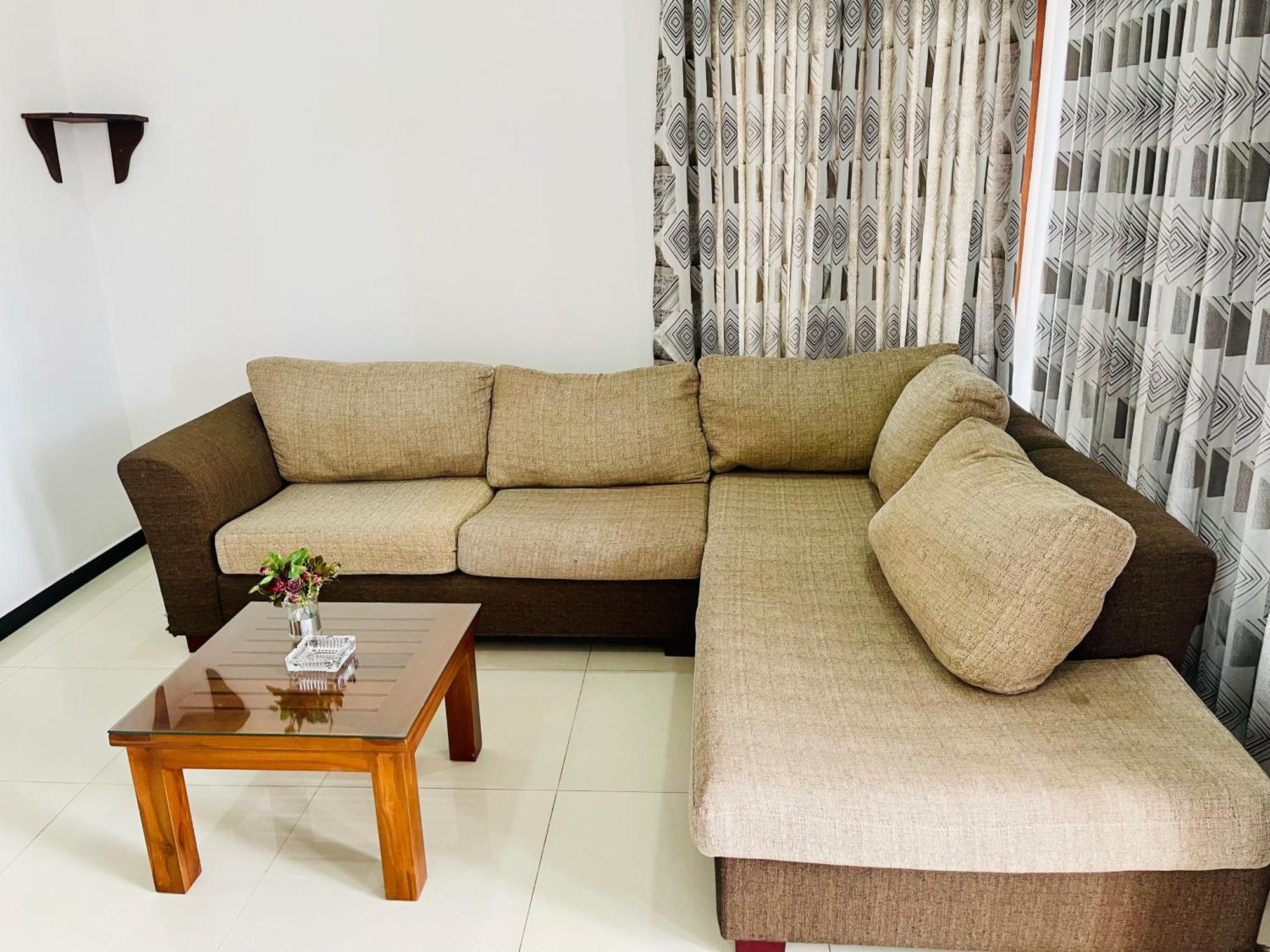 Sand & Surf Guest House Negombo Ngoại thất bức ảnh