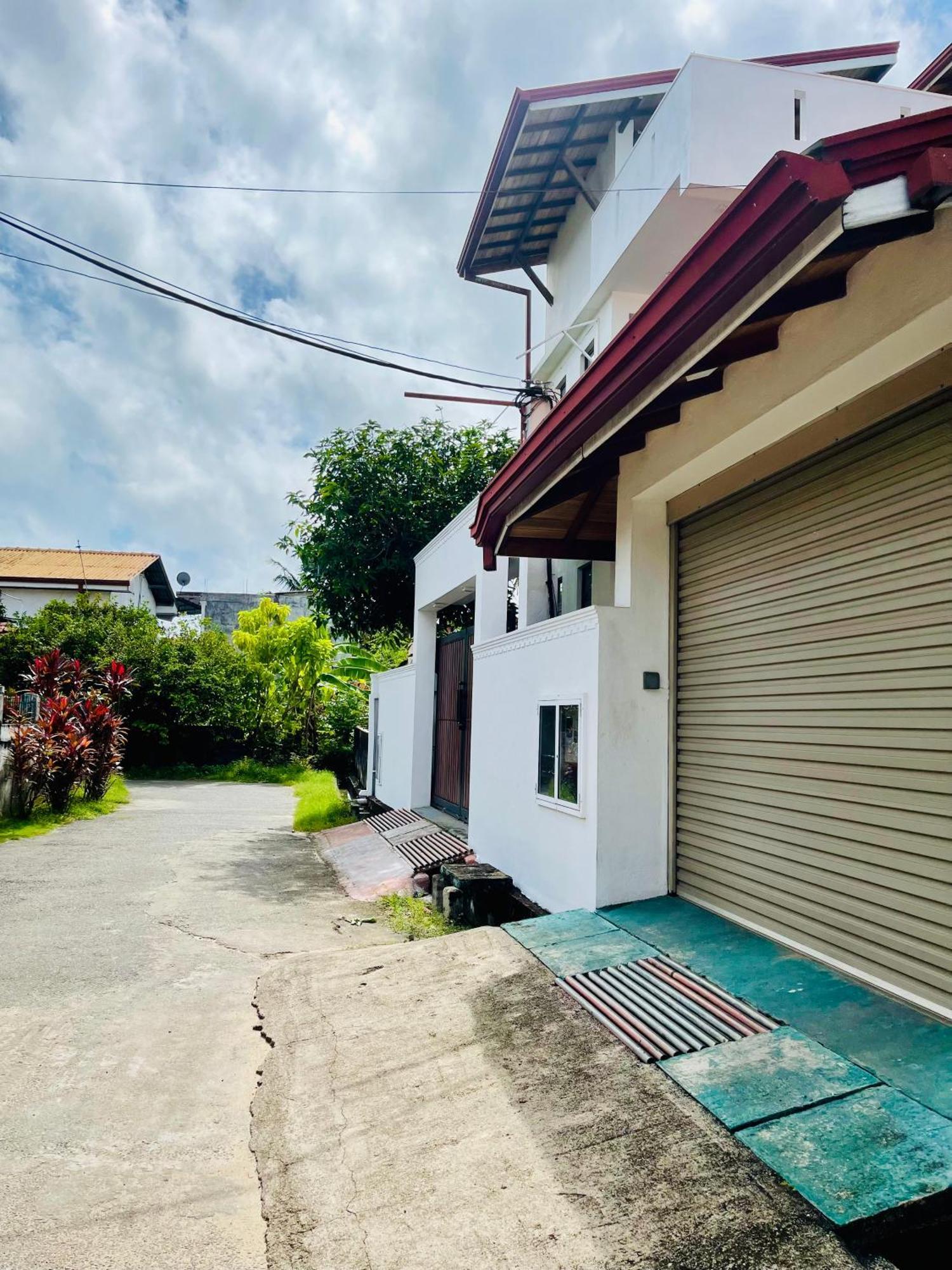Sand & Surf Guest House Negombo Ngoại thất bức ảnh