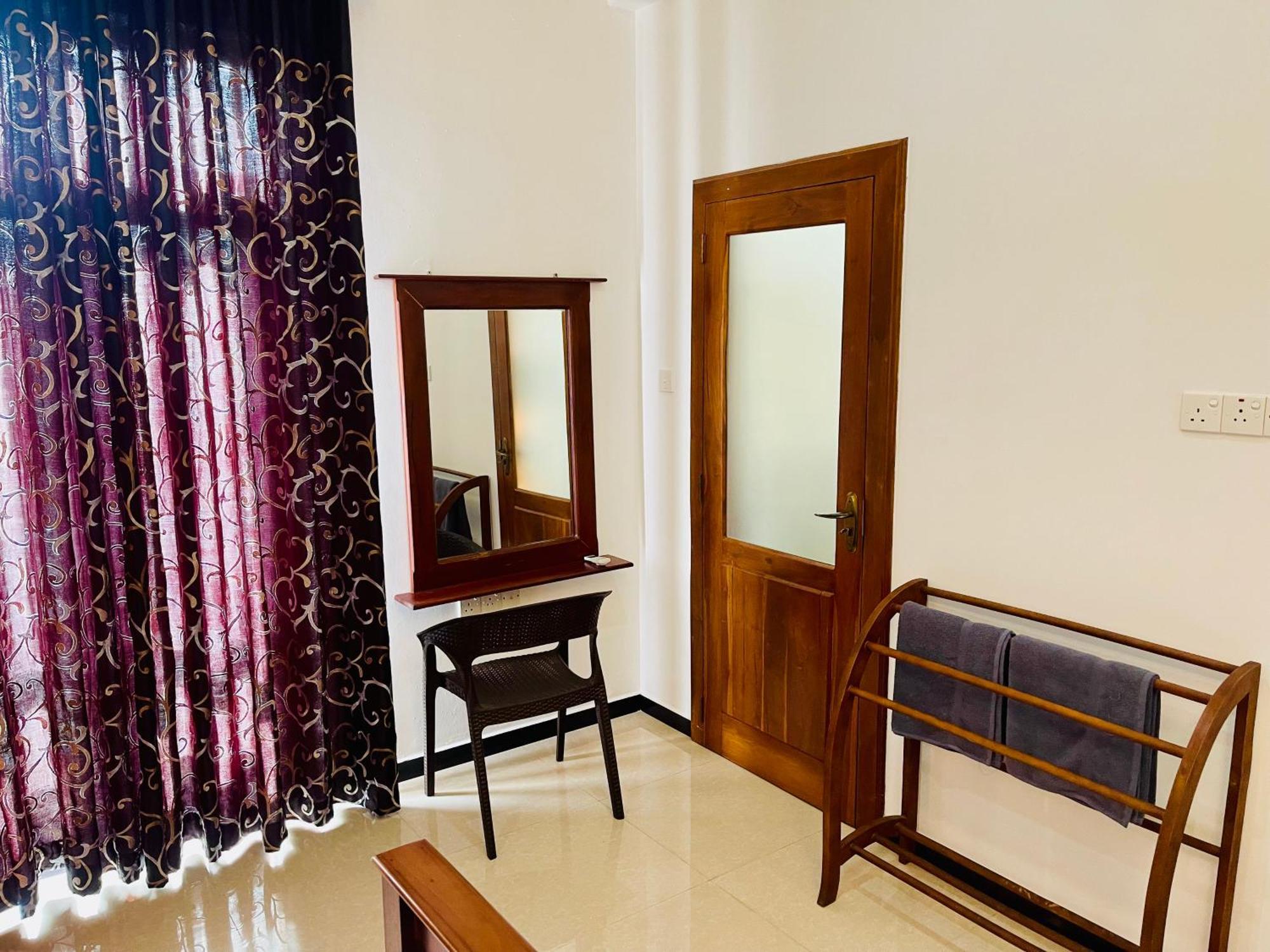 Sand & Surf Guest House Negombo Ngoại thất bức ảnh