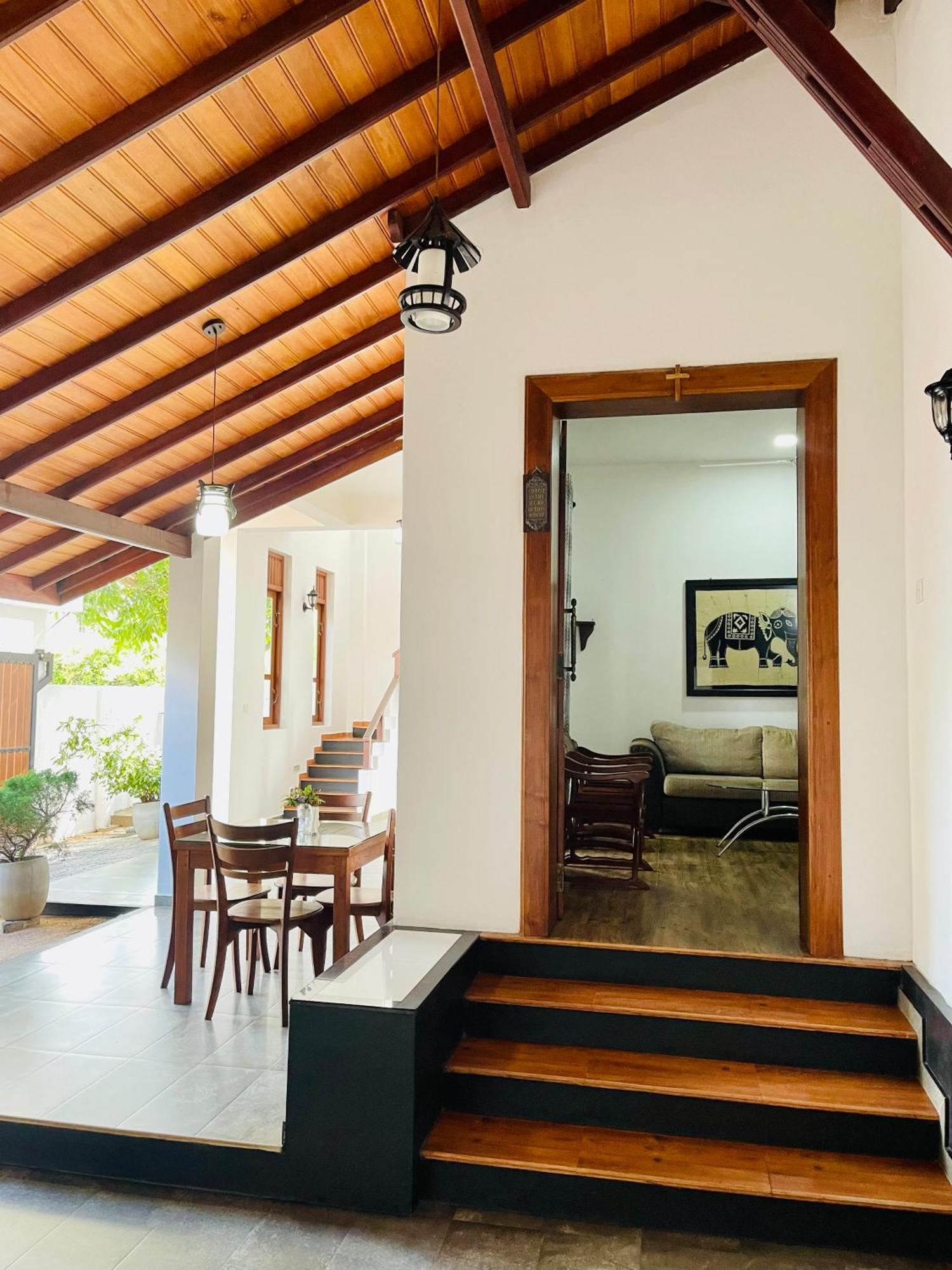 Sand & Surf Guest House Negombo Ngoại thất bức ảnh