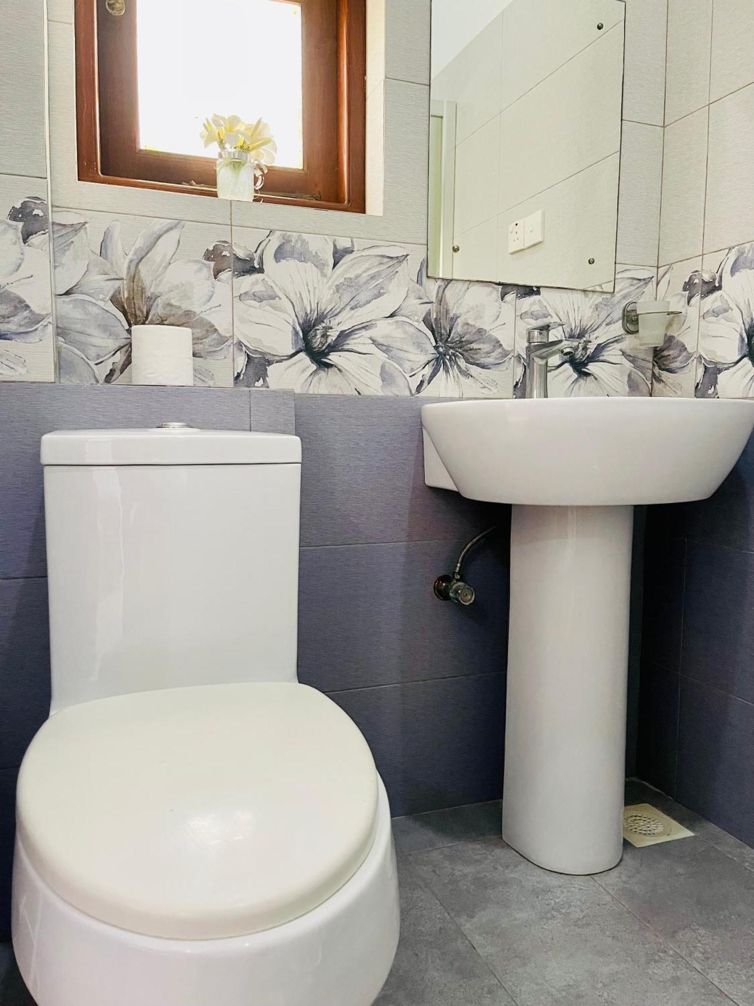 Sand & Surf Guest House Negombo Ngoại thất bức ảnh