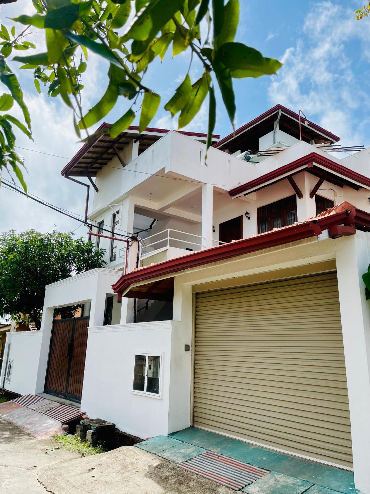Sand & Surf Guest House Negombo Ngoại thất bức ảnh