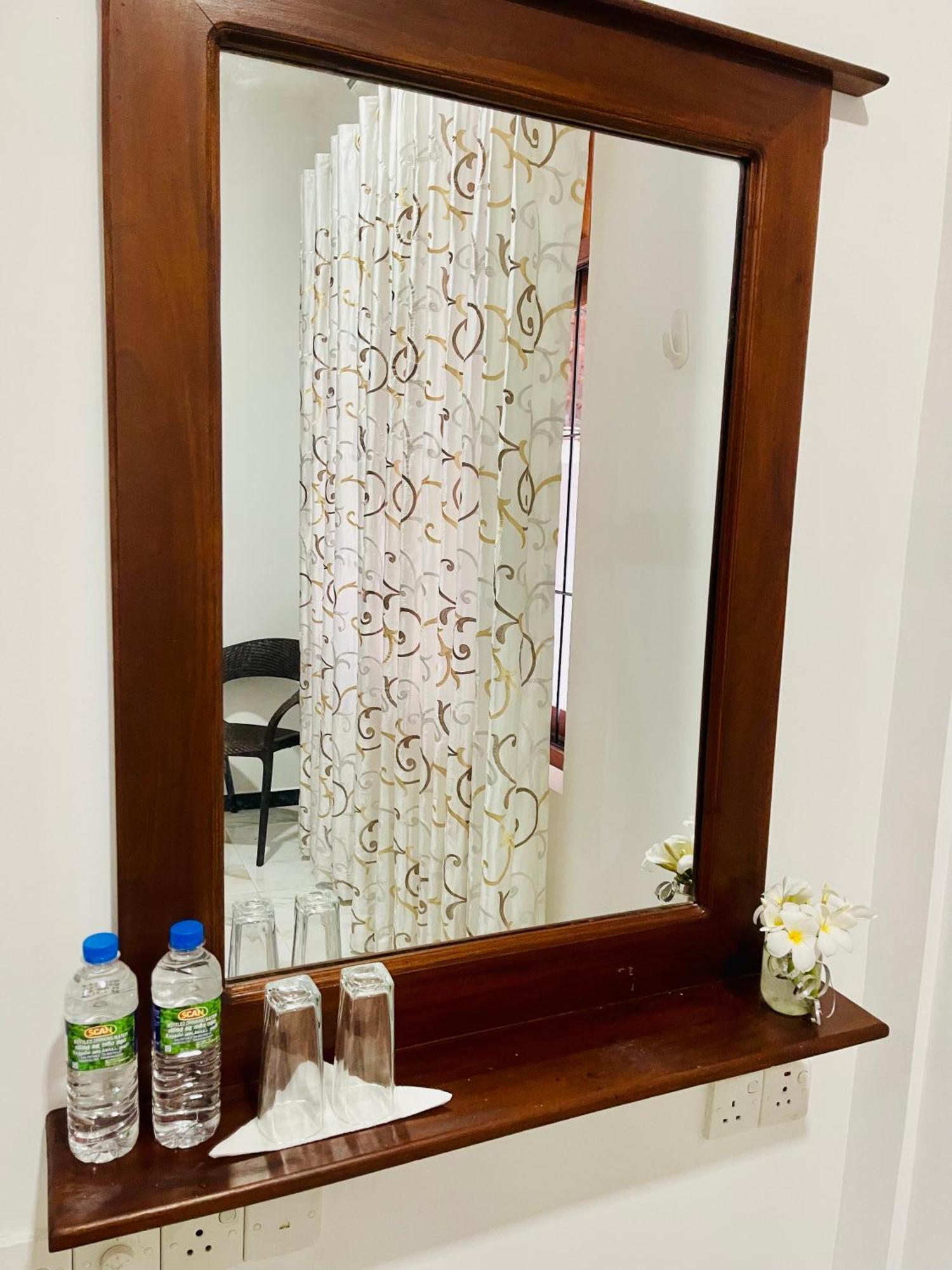 Sand & Surf Guest House Negombo Ngoại thất bức ảnh