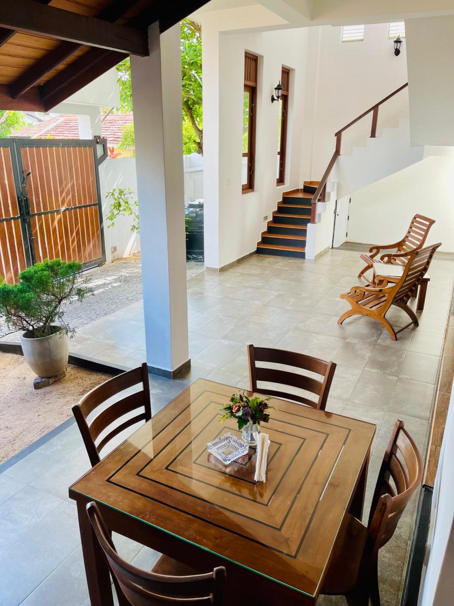Sand & Surf Guest House Negombo Ngoại thất bức ảnh