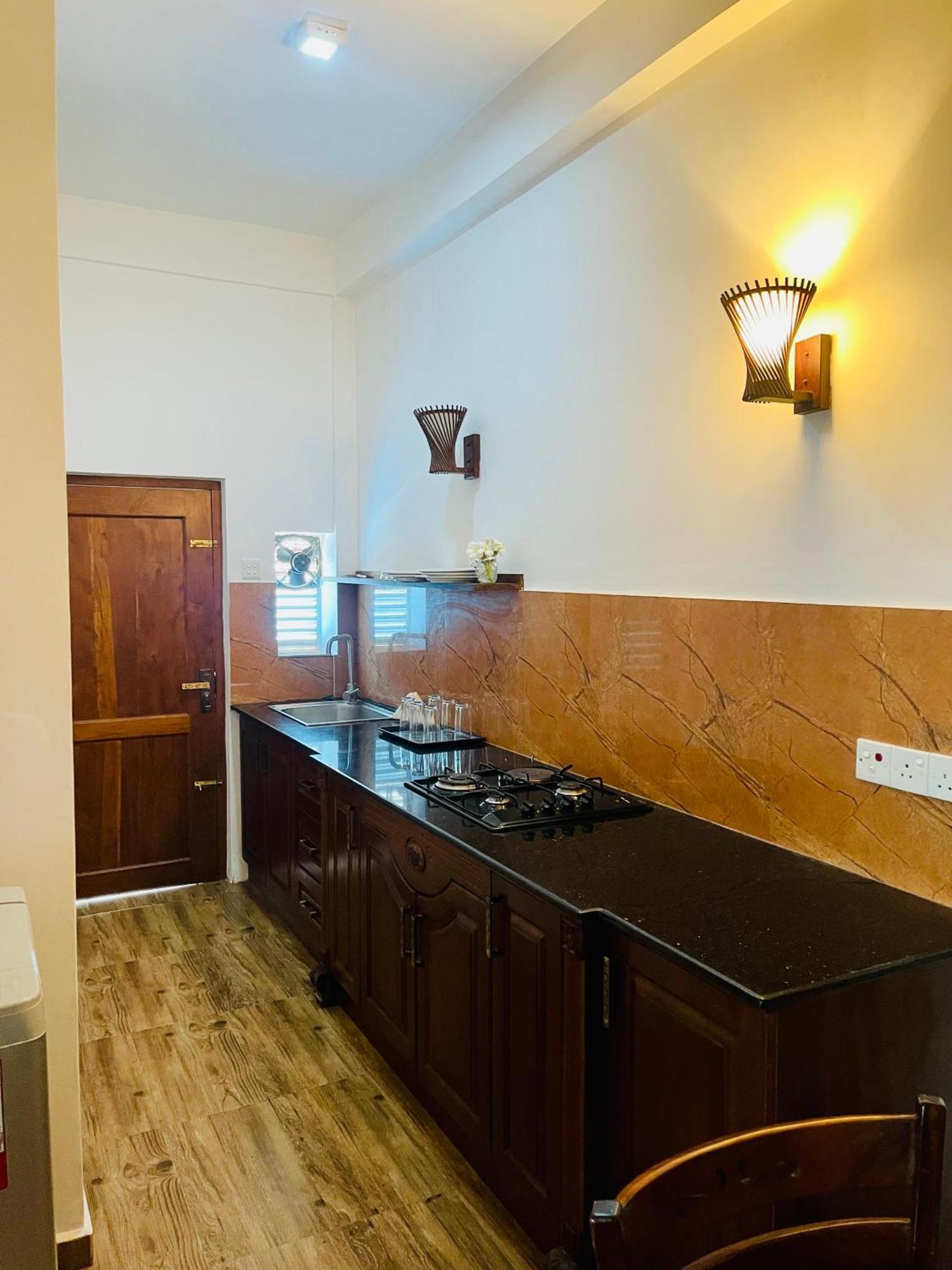 Sand & Surf Guest House Negombo Ngoại thất bức ảnh