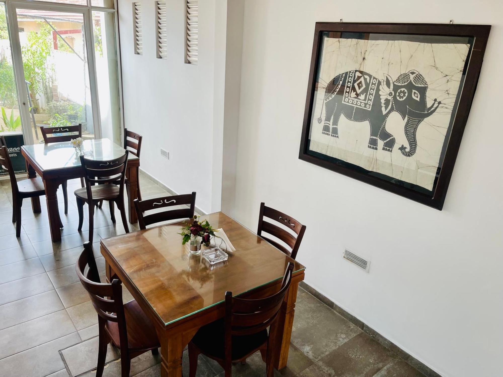 Sand & Surf Guest House Negombo Ngoại thất bức ảnh
